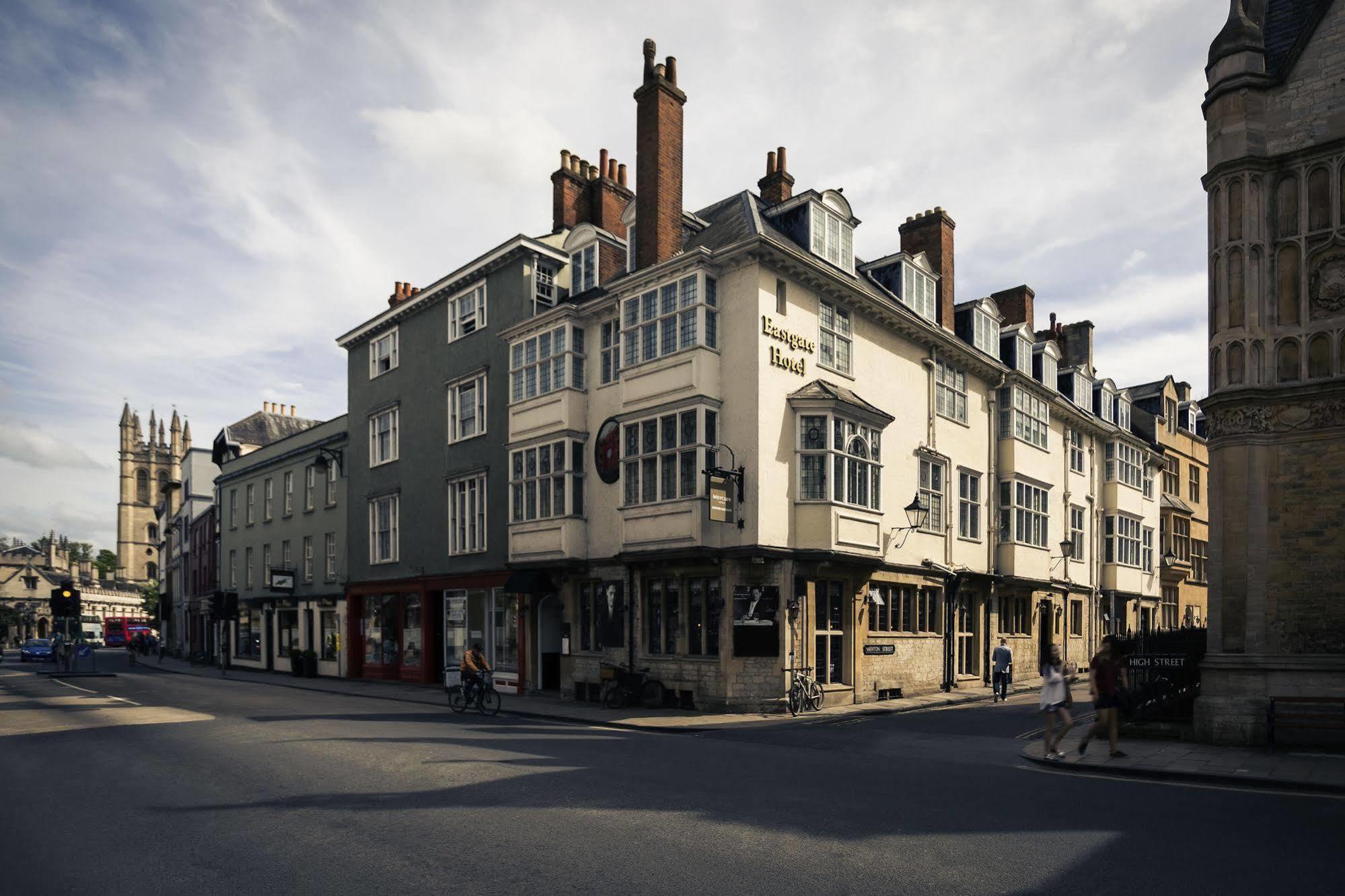 Mercure Eastgate Hotel 4*